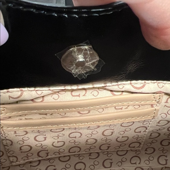 Guess | Patent Classic Black Should Bag with Iconic Logo - Picture 9 of 10